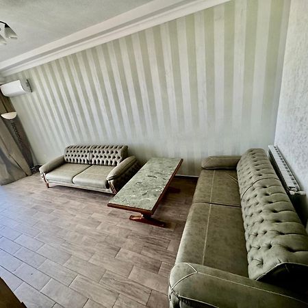 David Apt 1A Батуми Екстериор снимка