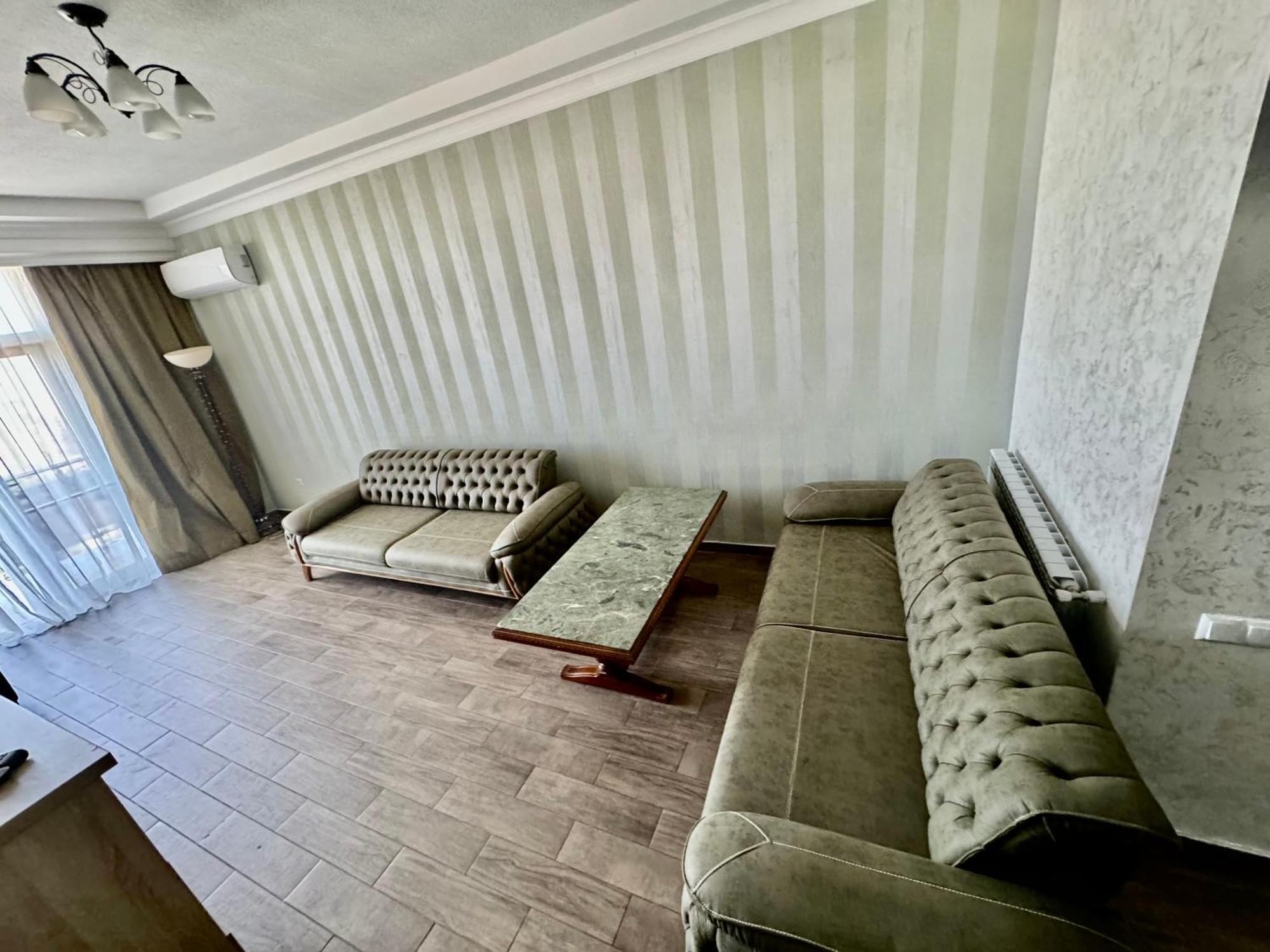 David Apt 1A Батуми Екстериор снимка